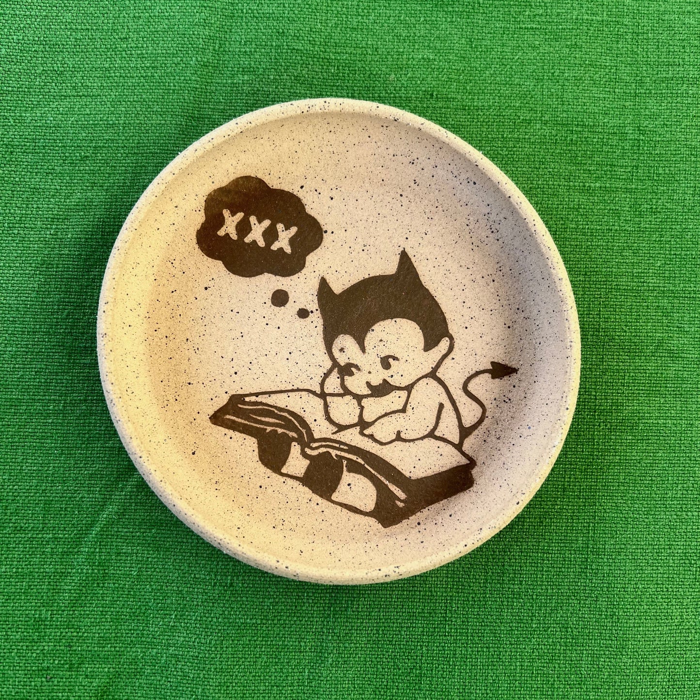Avid Reader Devil Dish
